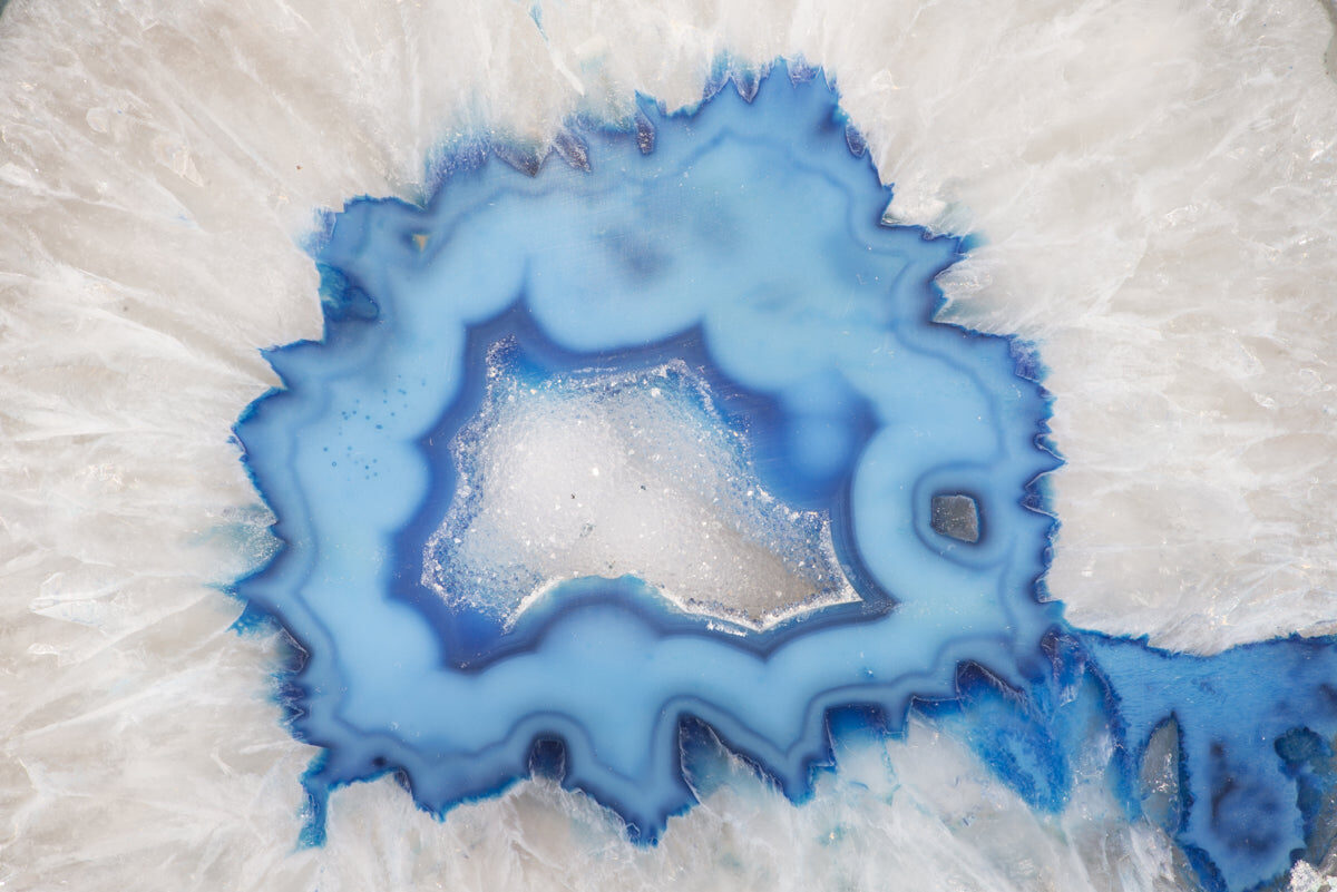 Blue Crystal Agate Stretch Ceiling – Luxury Geode Marble Design