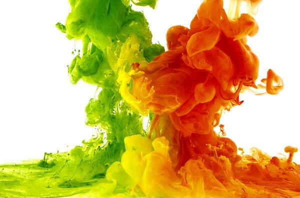 Colors in Motion: An Abstract Dance of Non-Ferrous Liquids