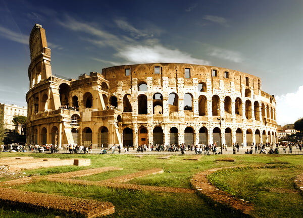 Colosseum Grandeur in a Contemporary Living Room