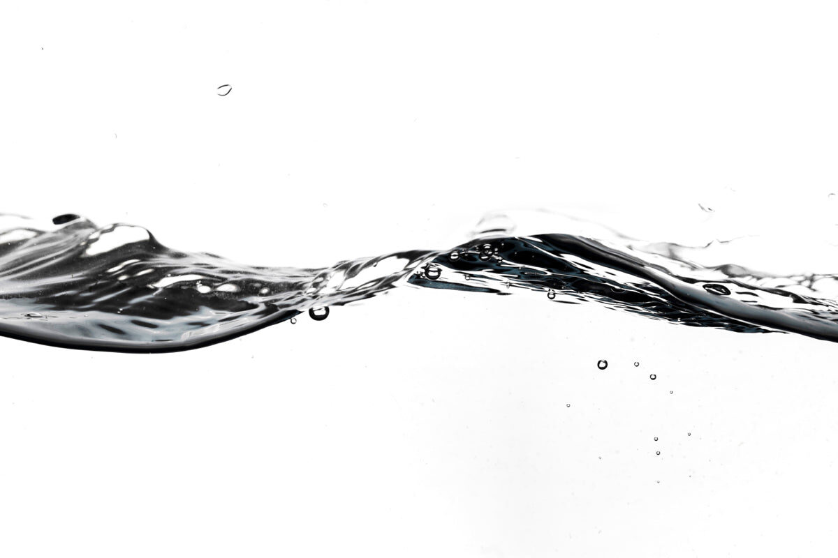 Silver Liquid Wave Stretch Ceiling – Minimal Water Flow Design